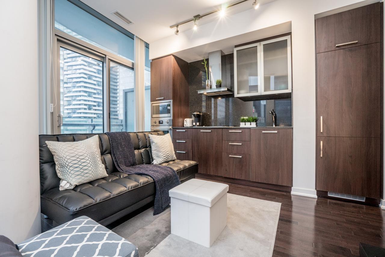 Aaira York St Apartment *